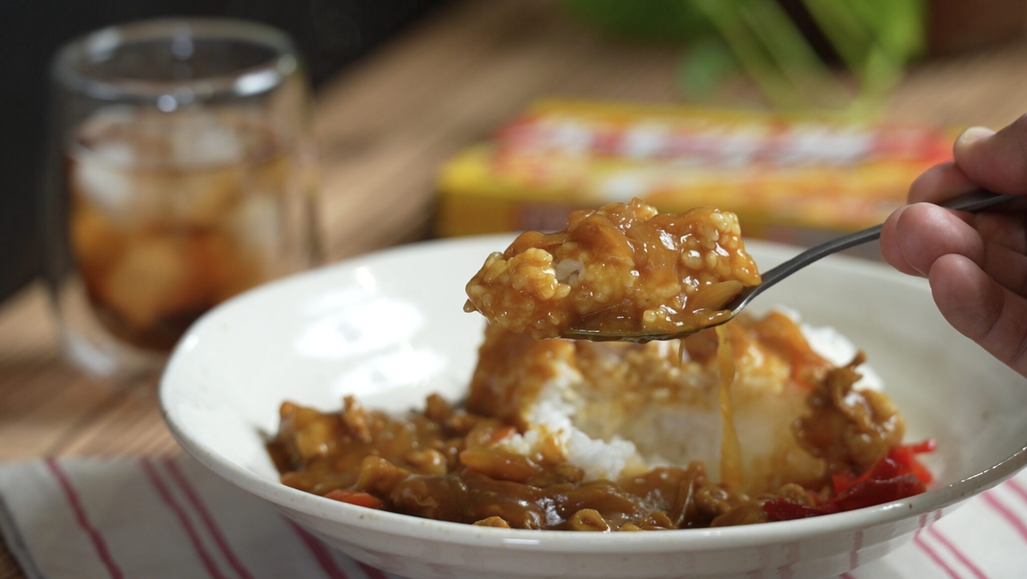 市販のルーが激変!260万回再生された「お店超えカレー」の作り方 | なべのだいどころ。