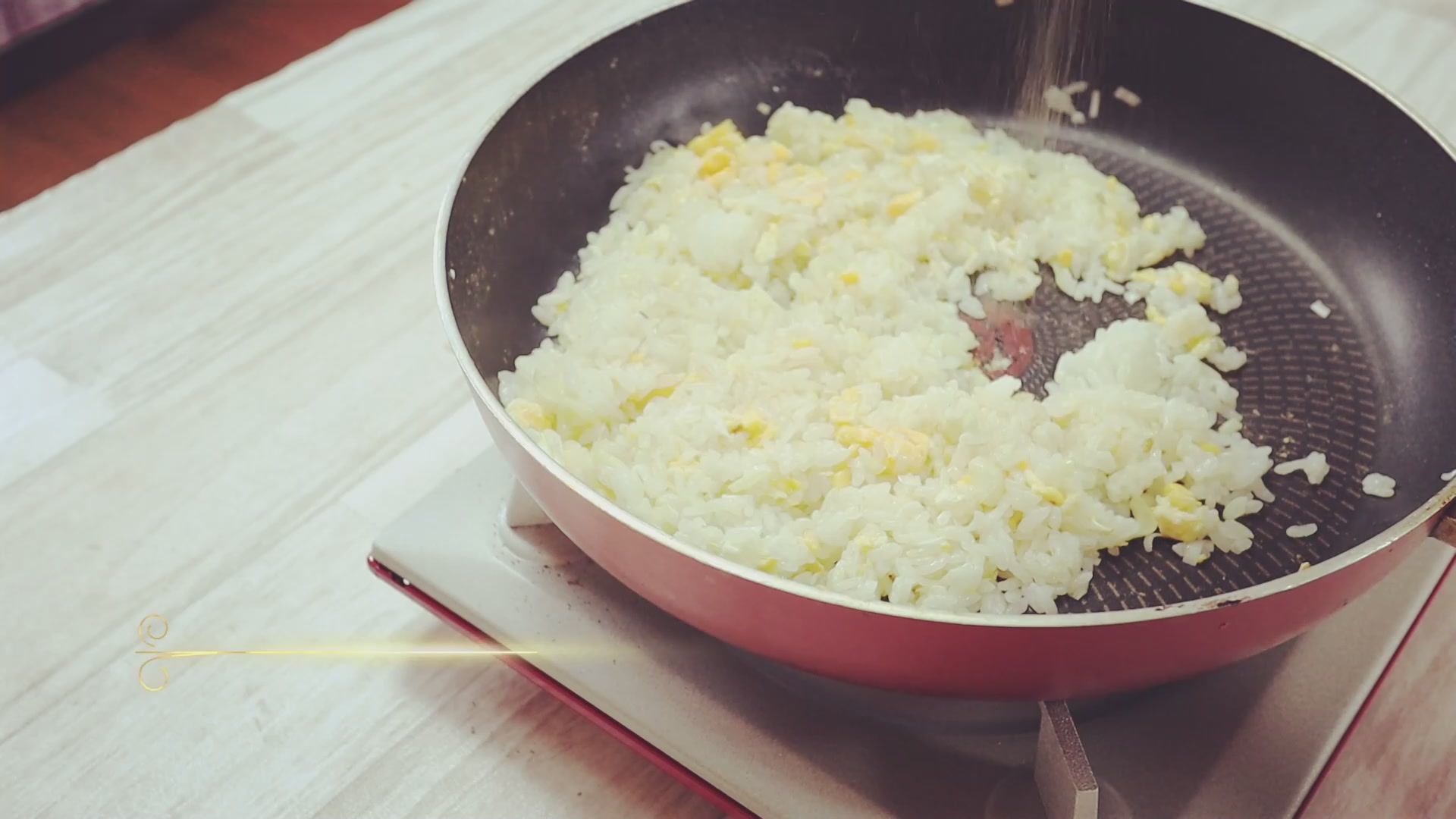 手順5：塩コショウ・味の素で味付けする