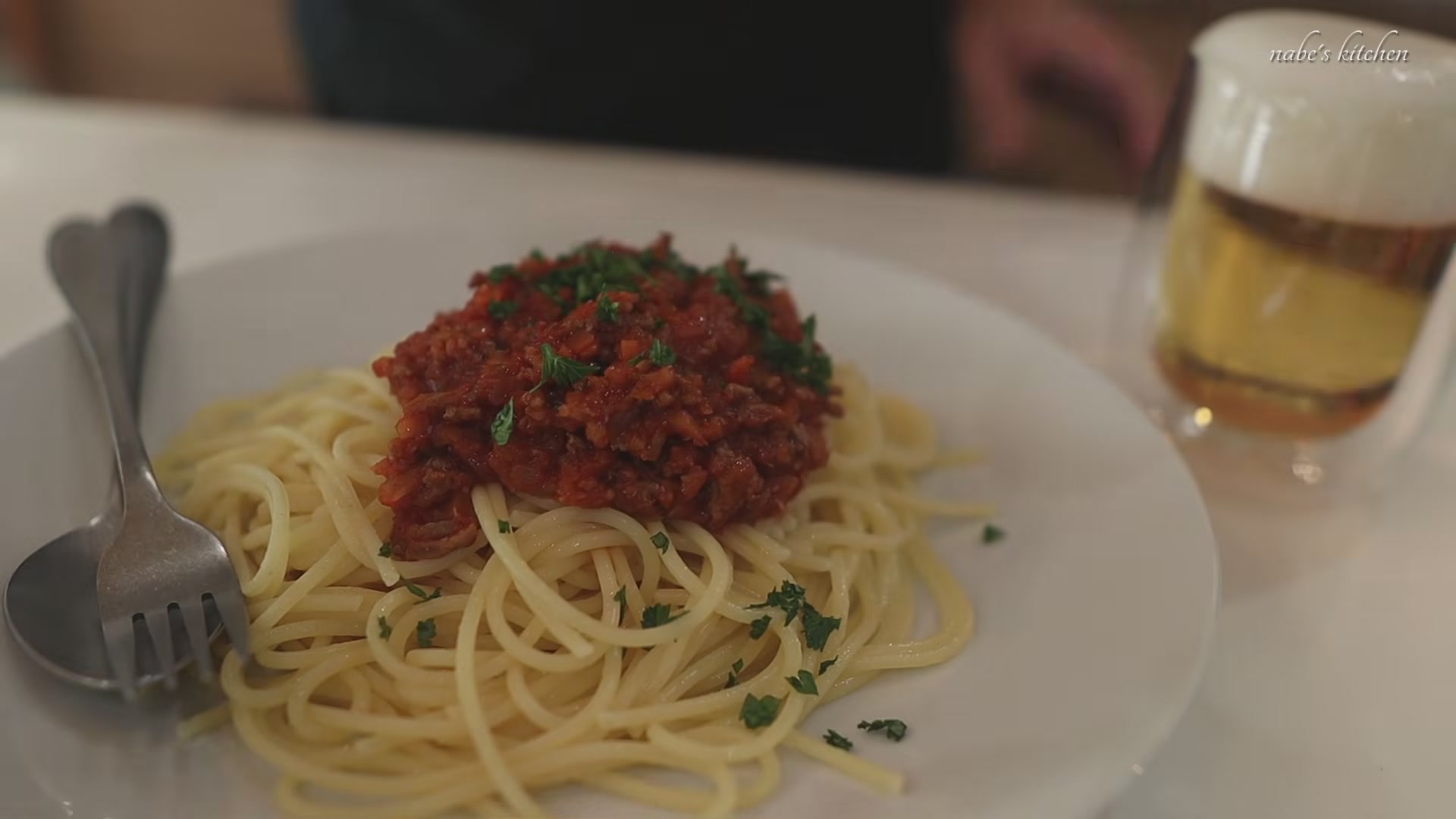 手順8:茹でたパスタにソースをのせたら完成